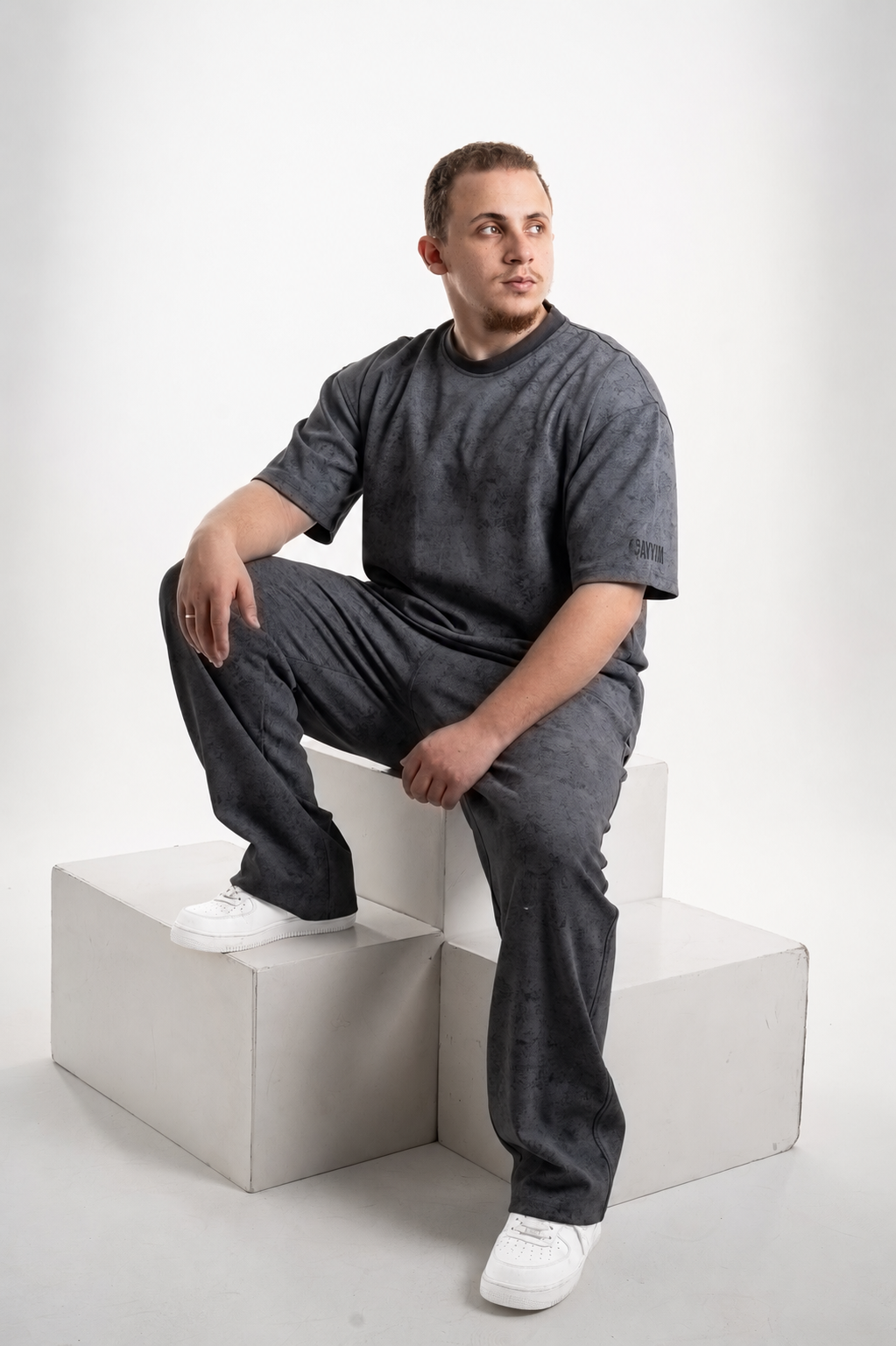 Qayyim Textured Essential Set – Dark Grey
