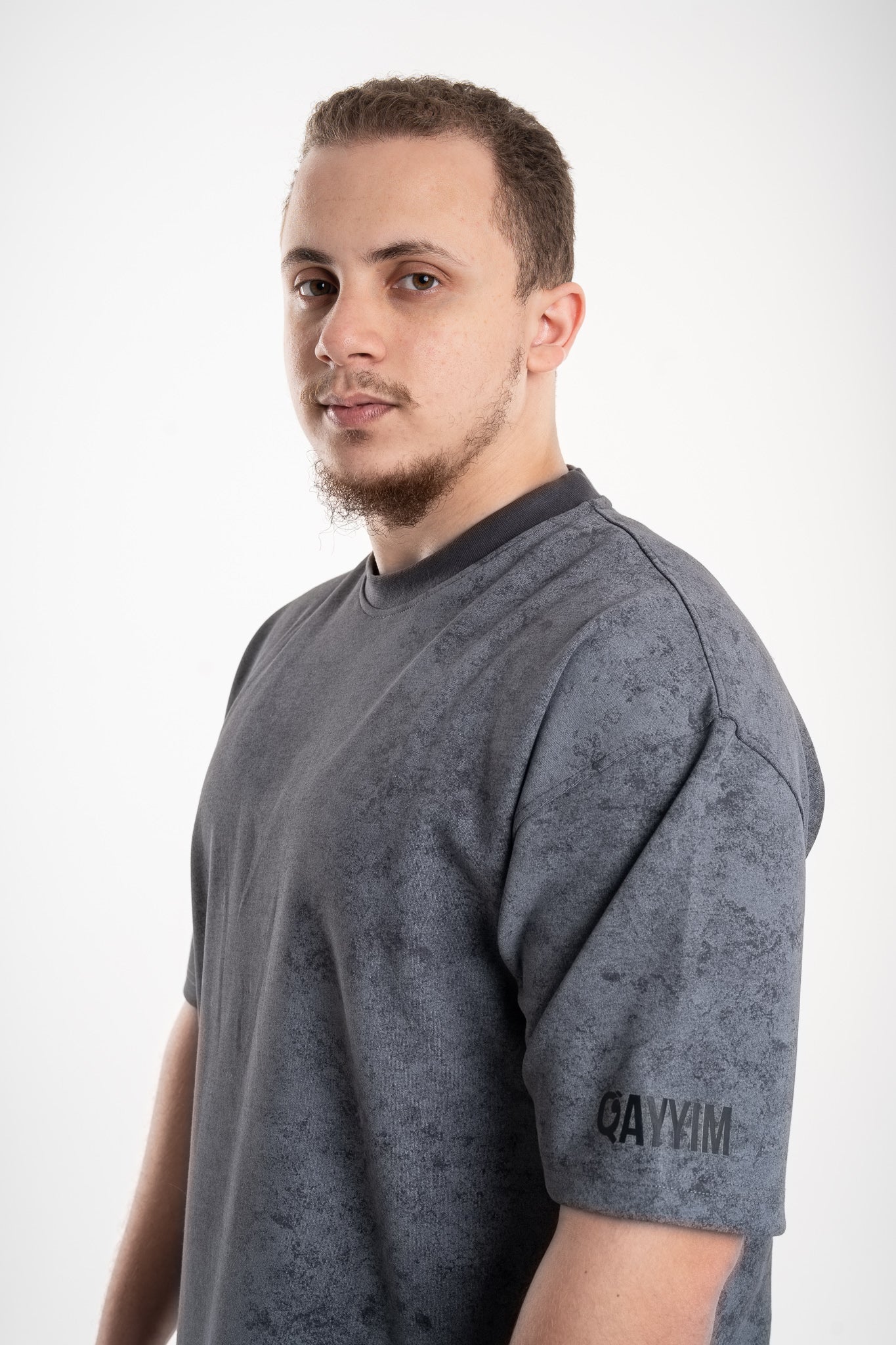 Qayyim Textured Essential Set – Dark Grey
